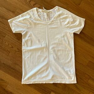 Athleta Foothill T women’s size small while